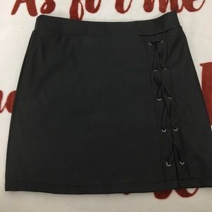 Black mini skirt size L